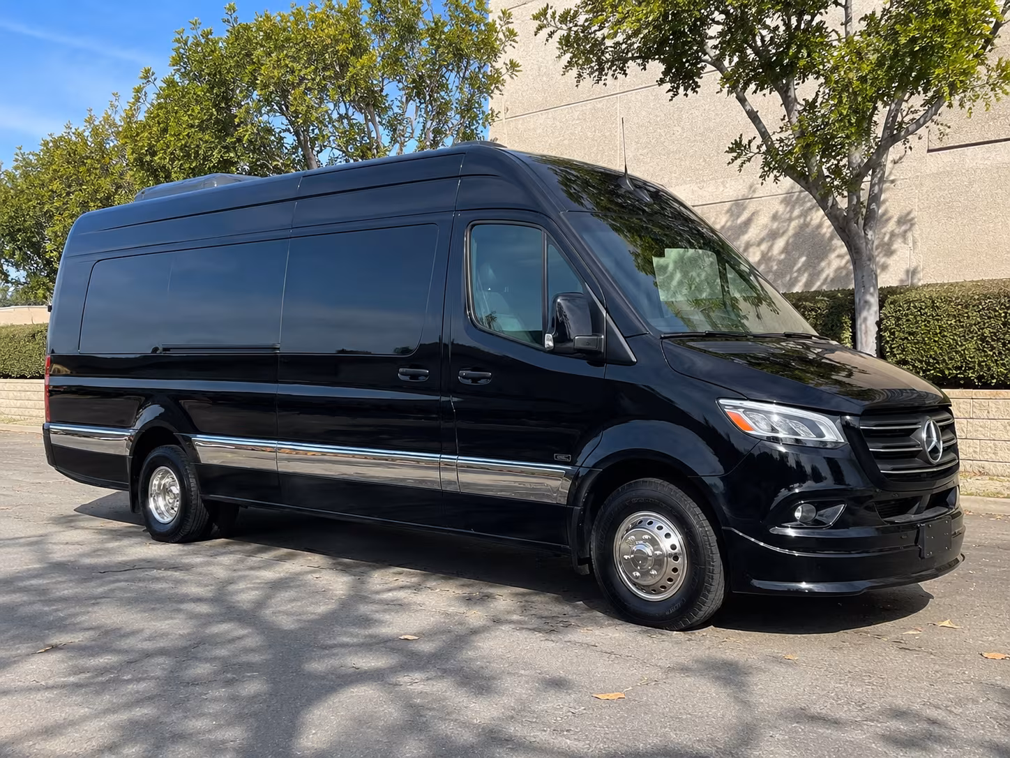 find the perfect transportation for your next airport transfer 3